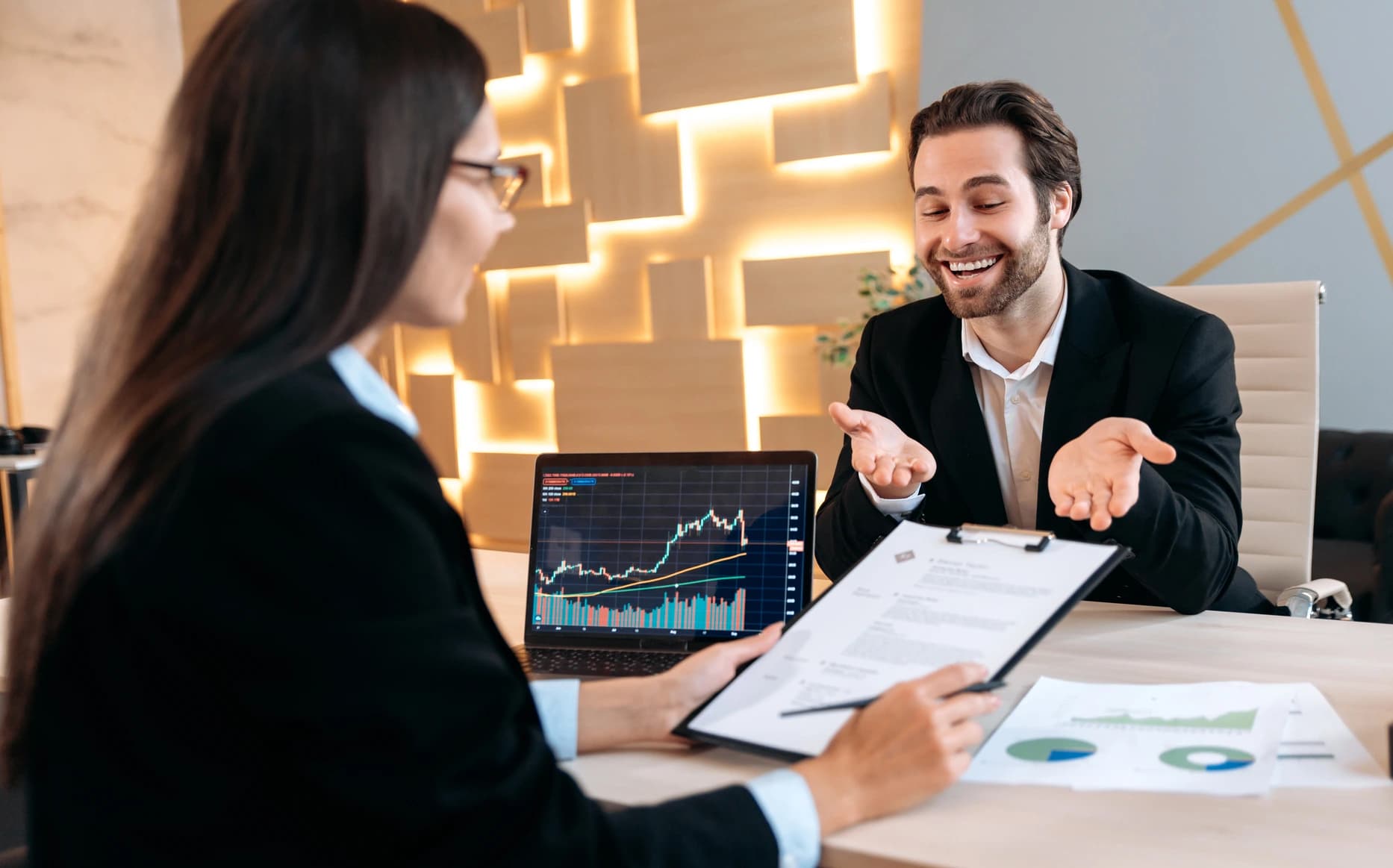AI for Sales: Types, Use Cases, Benefits &amp; Best Platforms