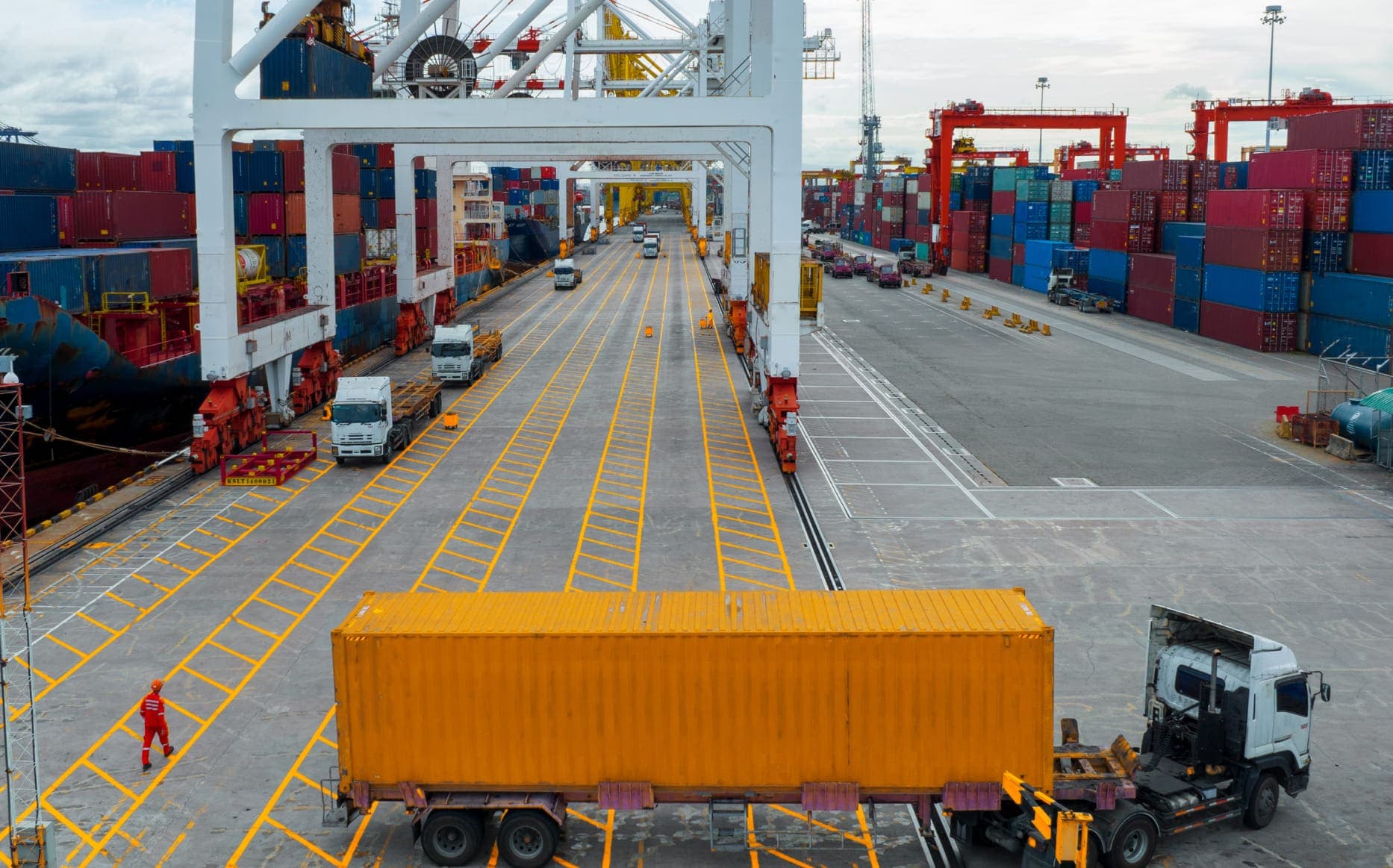 Detention: Definisi serta Bedanya dengan Demurrage