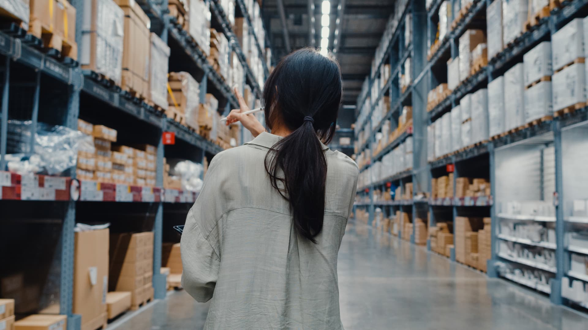Distribusi Adalah: Pengertian, Fungsi, Tujuan, dan Jenisnya