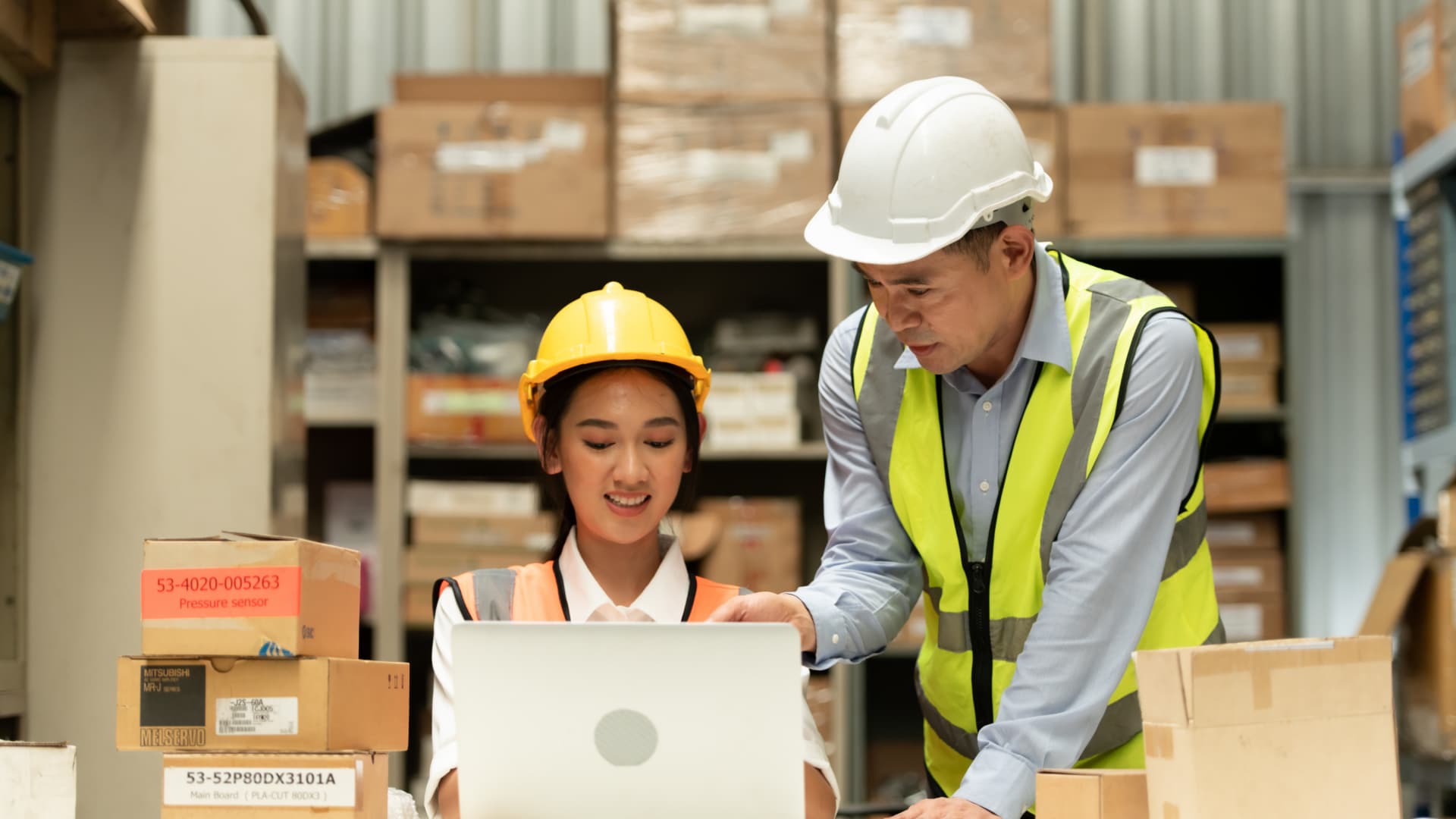 Supply Chain Management (SCM): Arti, Tujuan, dan Contoh