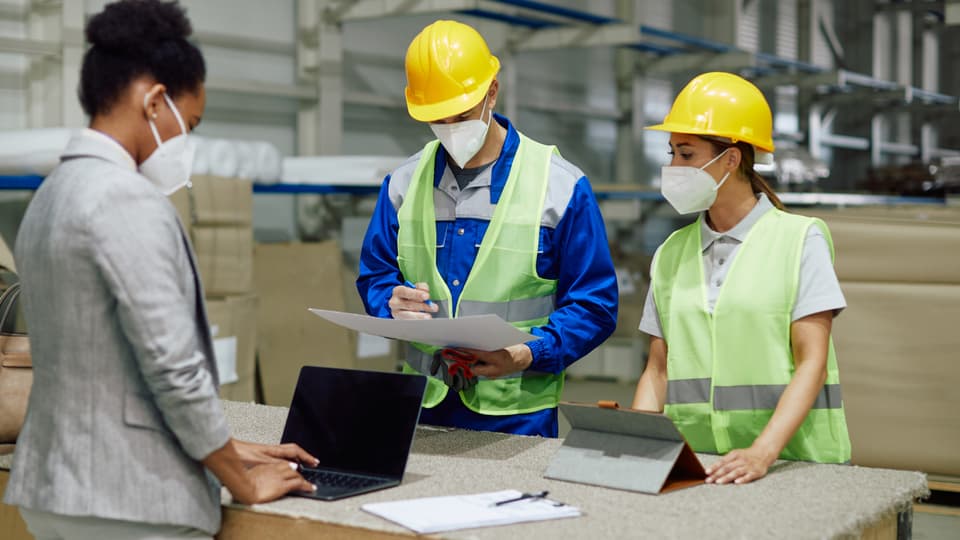 ERP vs WMS: Manakah Solusi Terbaik untuk Bisnis Anda?