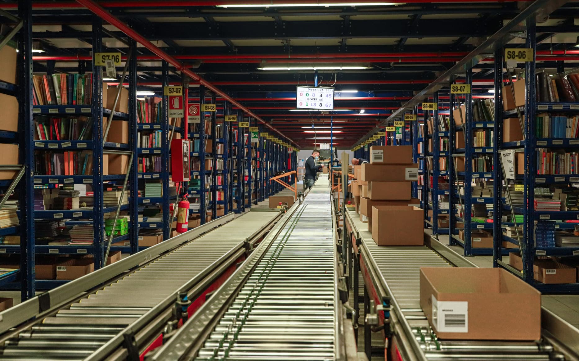 Apa itu Warehouse Logistik dan Perbedaan dengan Logistik?