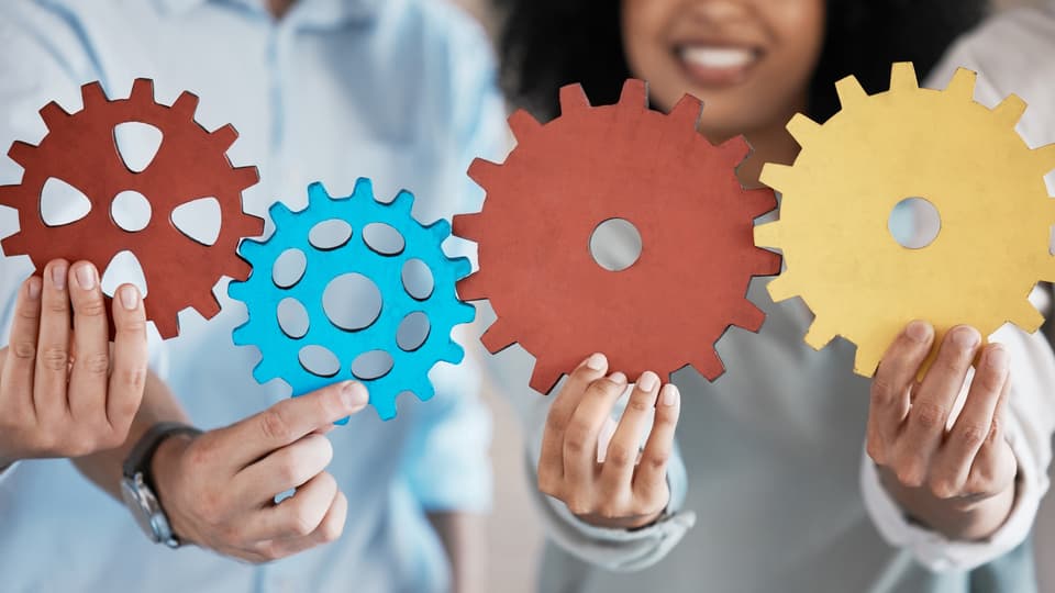 ERP, SCM, dan CRM: Perbedaan, Keterkaitan, serta Fungsinya