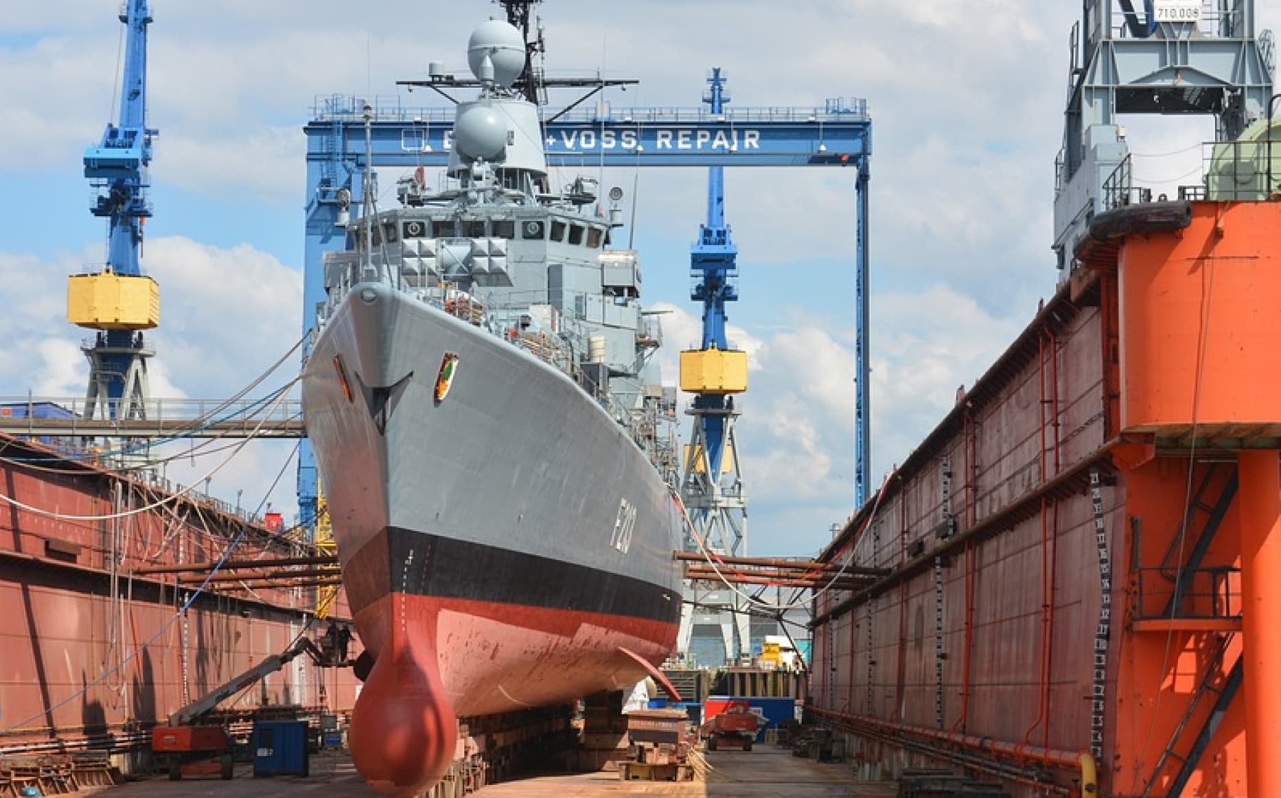 Docking Kapal: Definisi, Jenis, serta Prosesnya