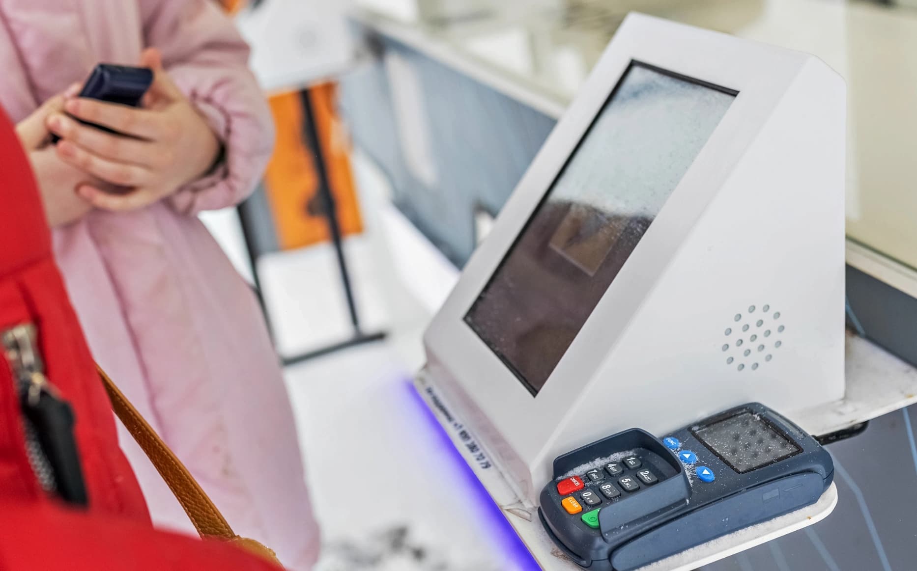 Apa Itu Self-Service Kiosk dan Keuntungannya bagi Bisnis