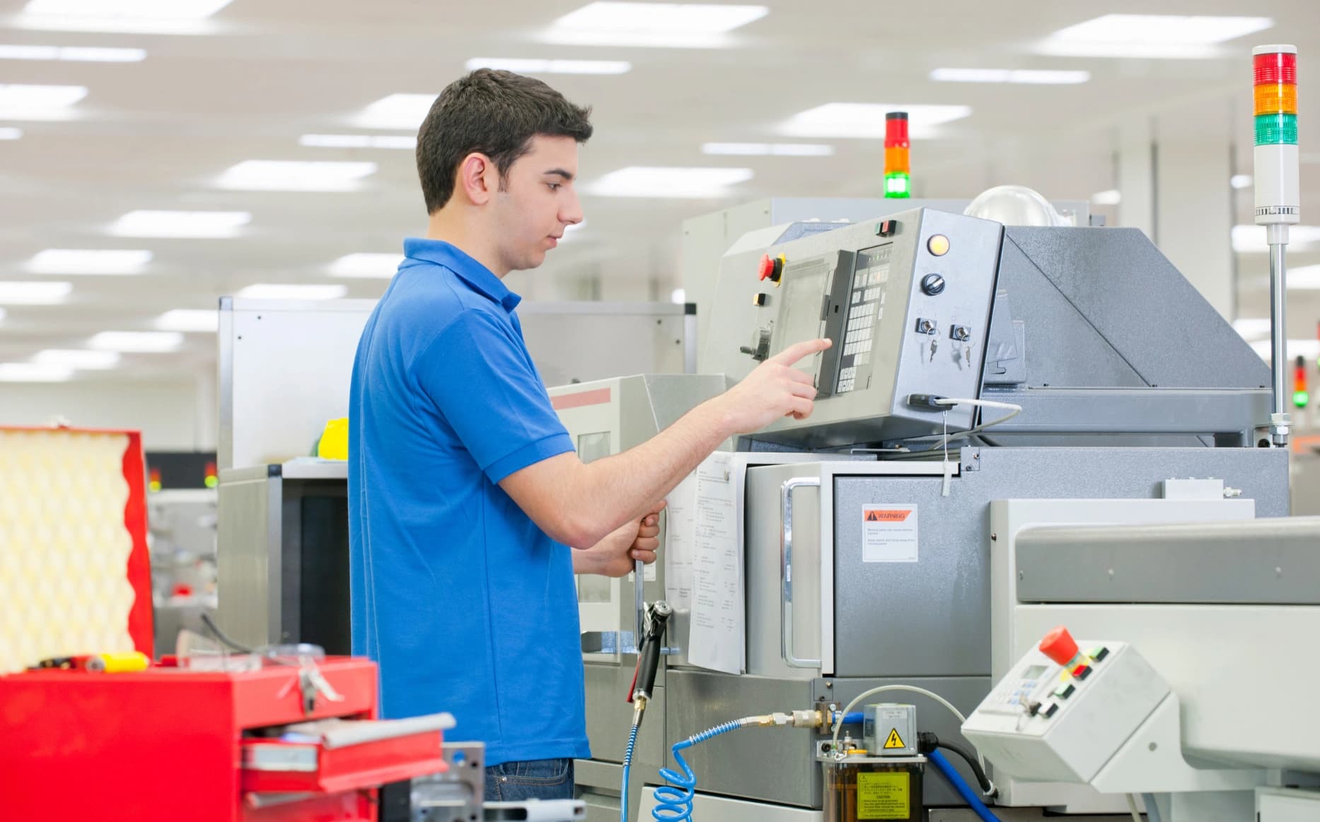 Apa Itu Shop Floor Control, Manfaat, dan Cara Implementasinya