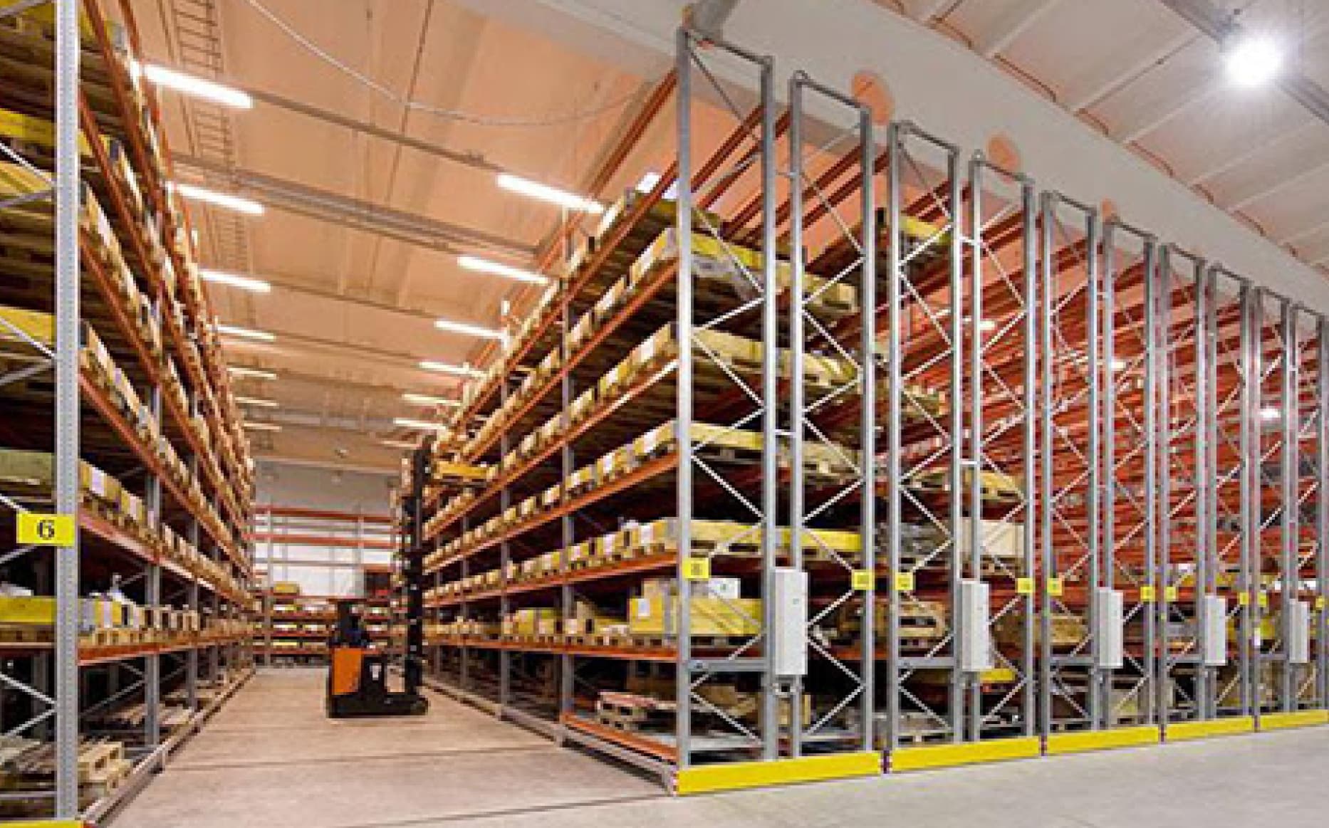 Apa itu Mobile Racking System, Komponen, serta Cara Kerjanya