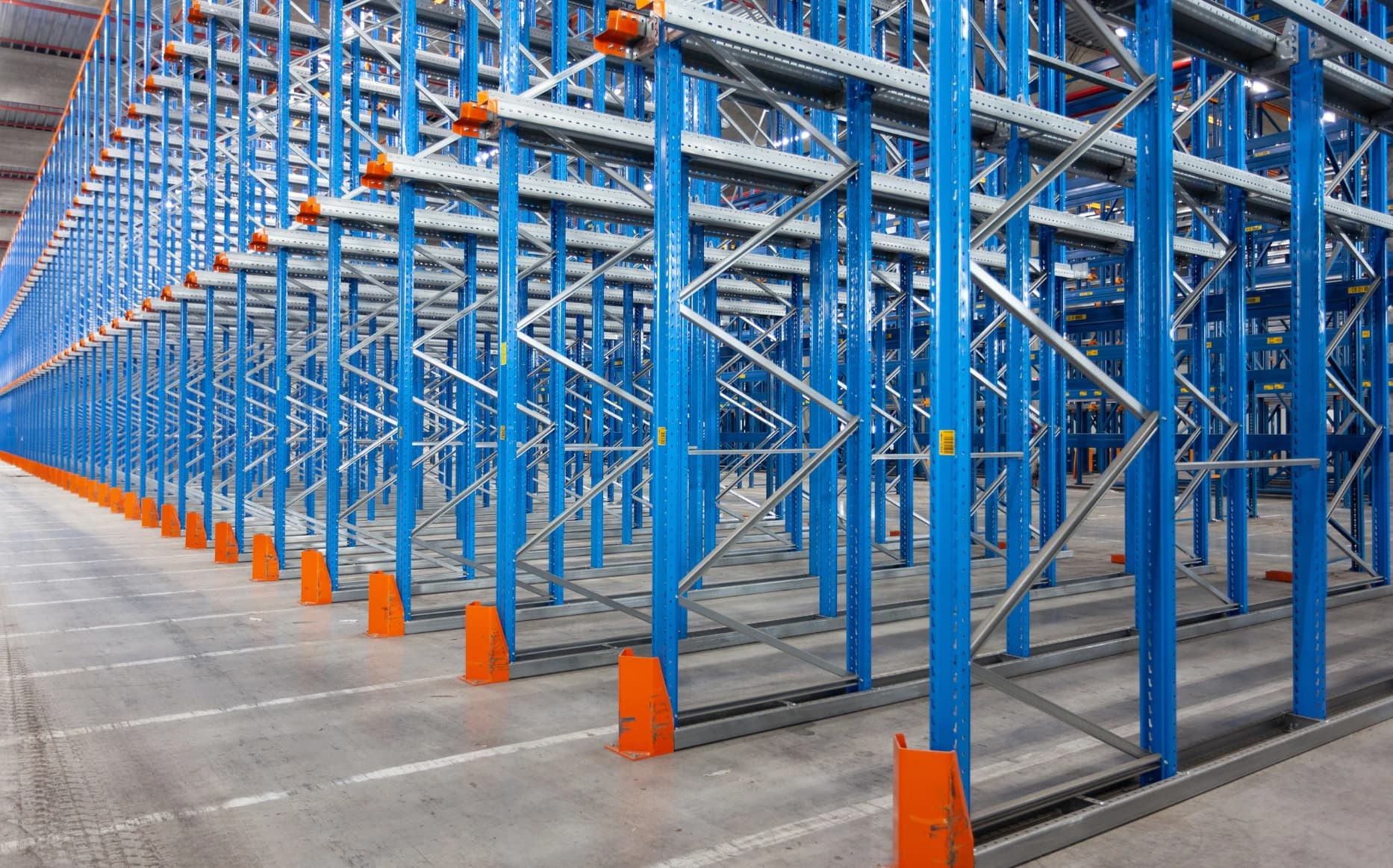 Apa Itu Push Back Racking, Keuntungan, dan Kekurangannya?