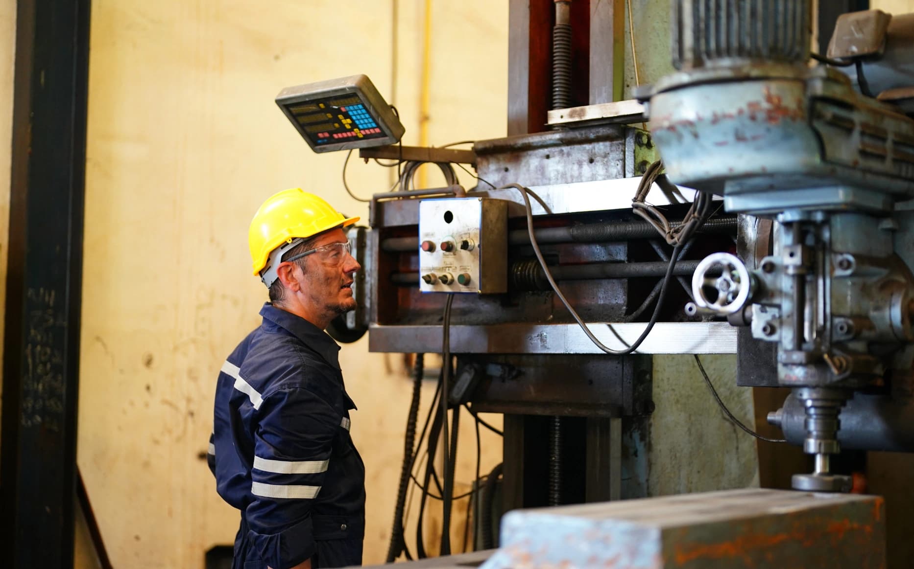 Perusahaan Manufaktur: Pengertian, Ciri-ciri, serta Contohnya