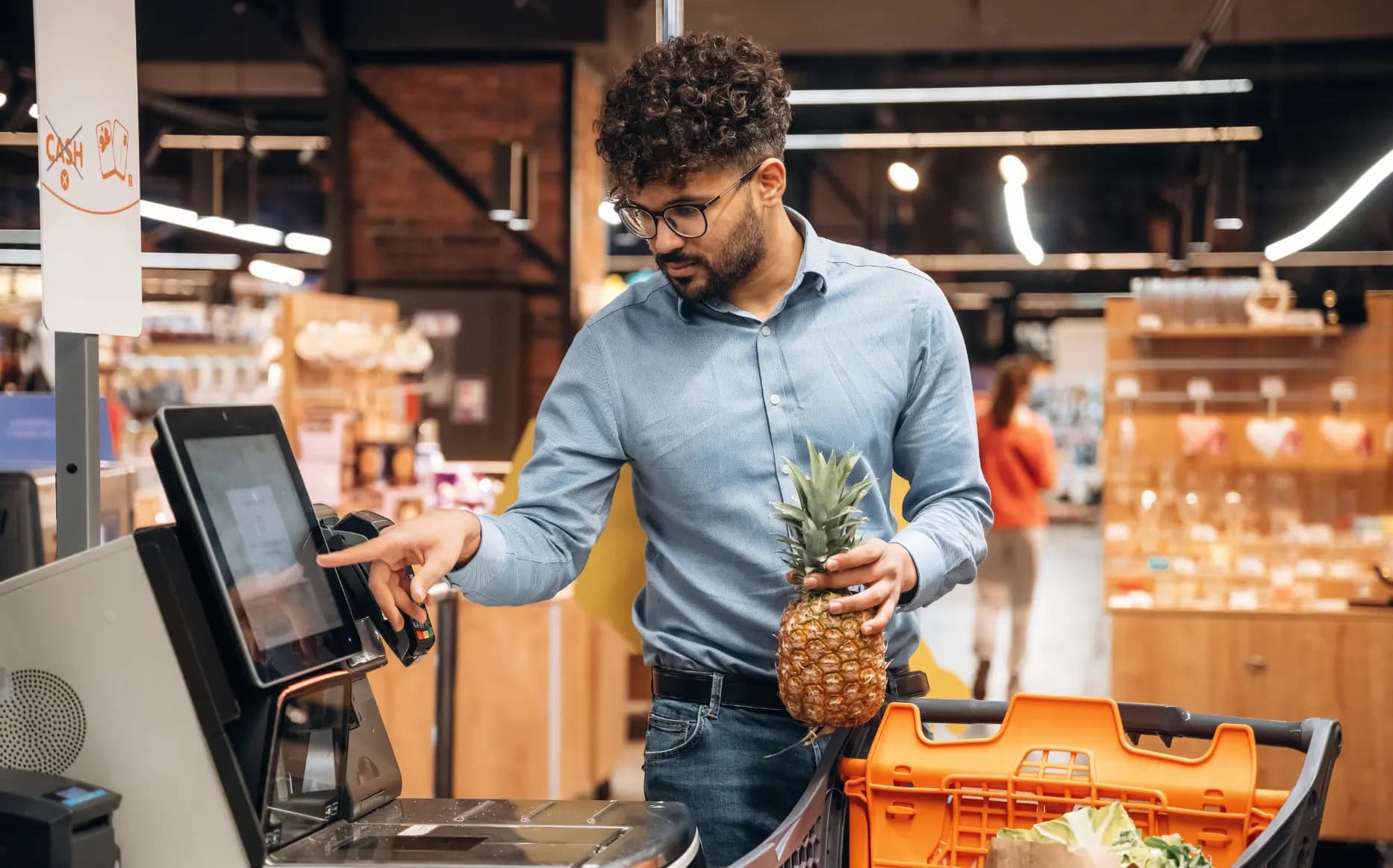 Apa itu Scan and Go? Manfaat dan Cara Kerjanya di Retail