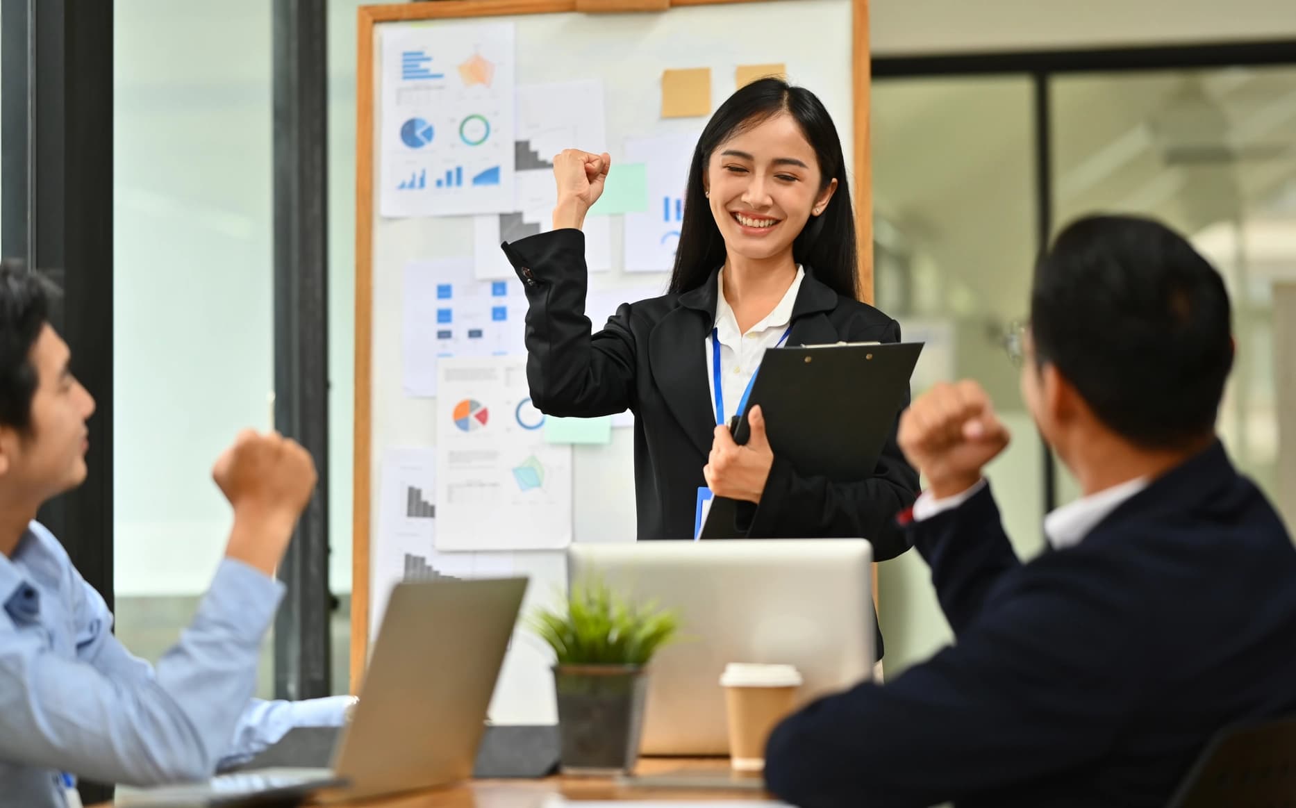What is Sales Management? A Complete Guide