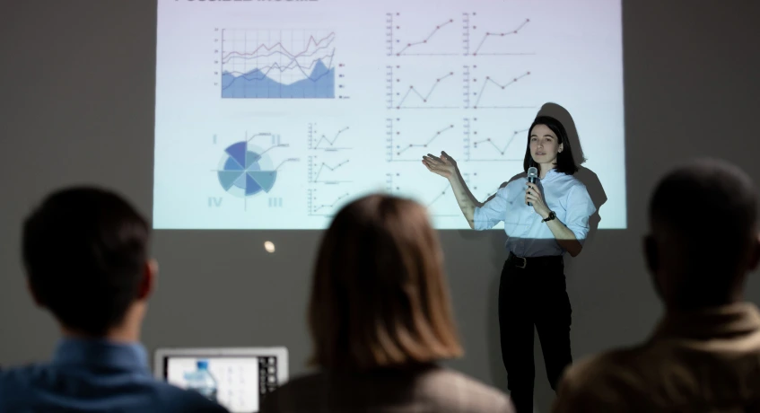 Berikut adalah contoh kasus dari demand forecasting dalam perusahaan.