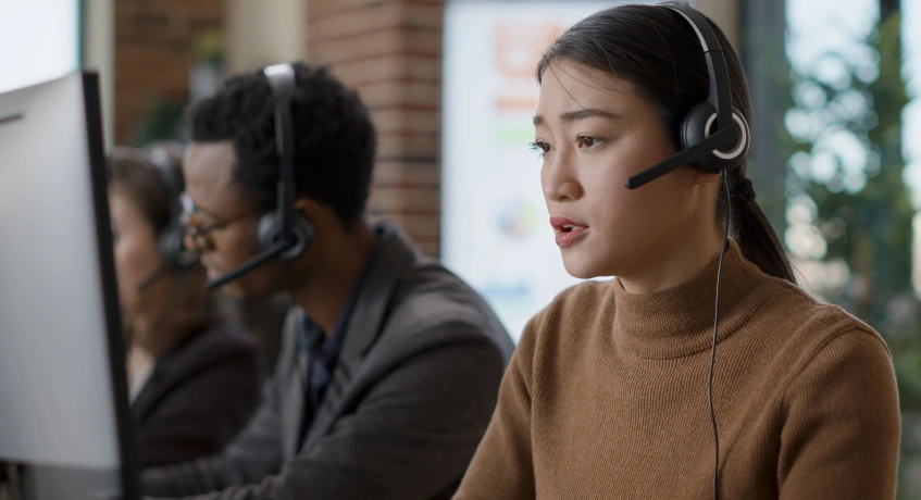 Salah satu contoh after sales service adalah customer service.