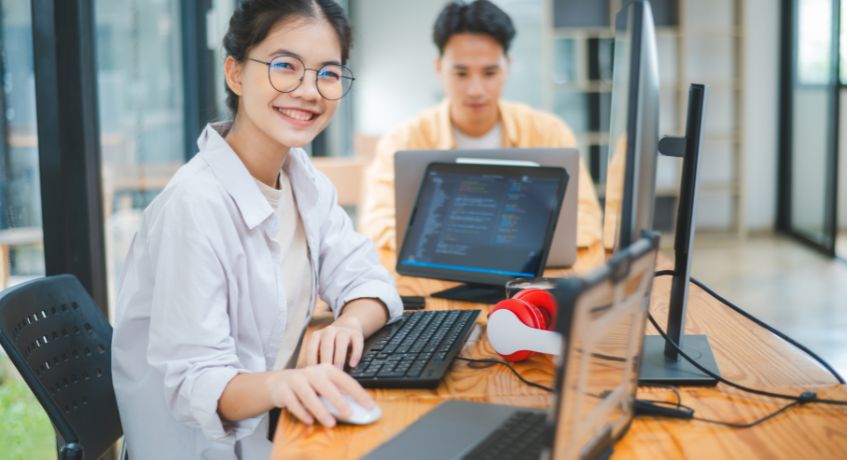 Solusi Pengelolaan Database Karyawan dengan Software HR