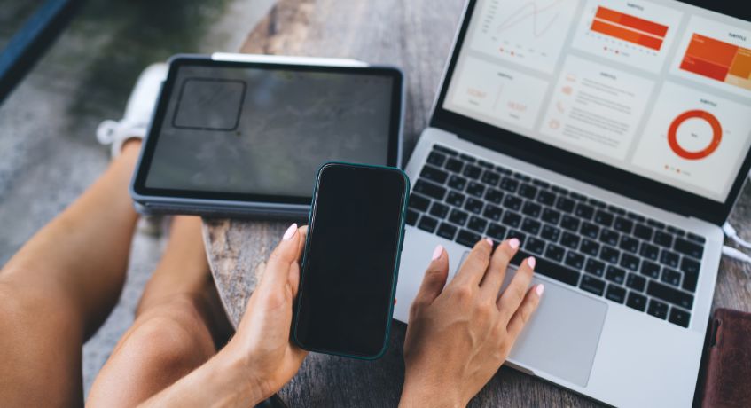 Tips Memilih Aplikasi Absensi Mobile yang Tepat untuk Perusahaan Anda