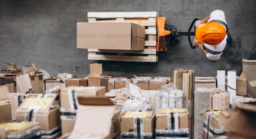 Aktivitas Pemindahan Barang di Gudang