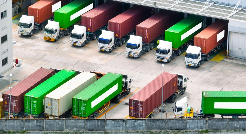 2pl logistics biasanya hanya menyediakan jasa armada pengiriman.