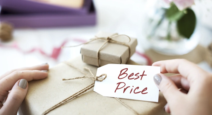 Terdapat beberapa faktor yang perlu dipertimbangkan dalam menghitung harga jual.