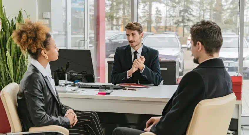 Ada beberapa cara dalam menentukan pembagian komisi sales