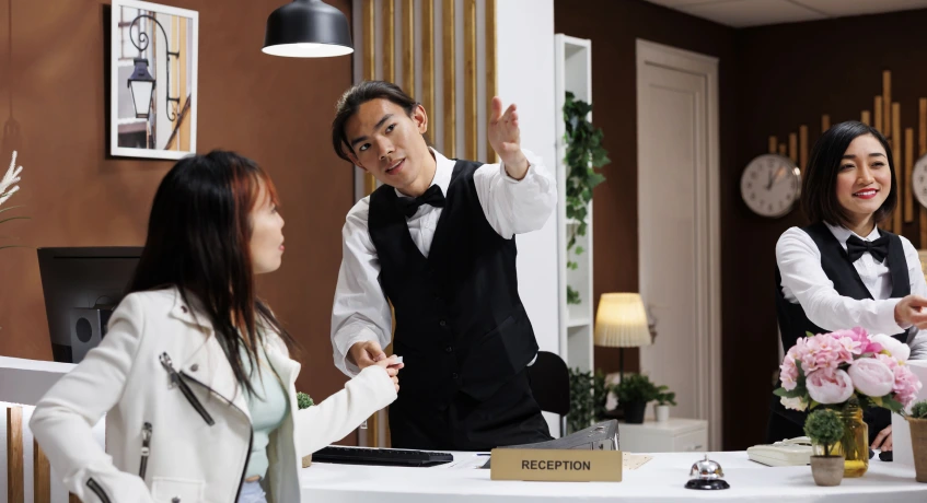 Tujuan akuntansi perhotelan adalah untuk memberikan data keuangan akurat, yang kemudian akan digunakan untuk memenuhi kebutuhan operasional.