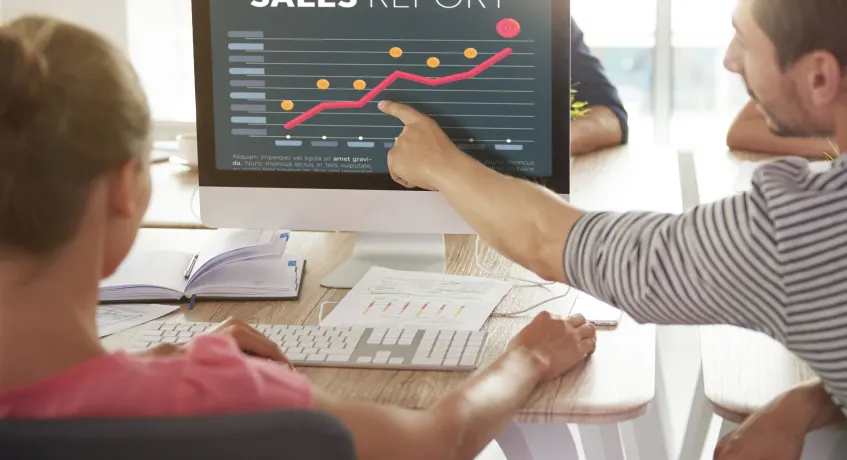 Gross sales memberikan wawasan kritis bagi perusahaan.