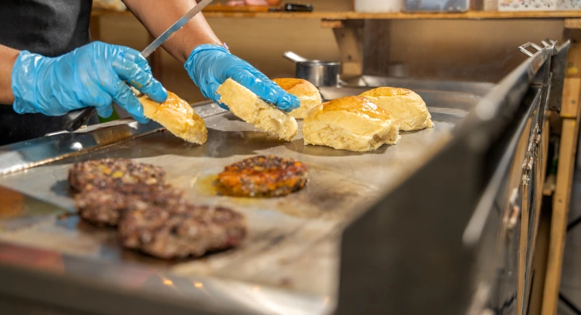Industri restoran cepat saji merupakan salah satu contoh paling umum dari cross selling.
