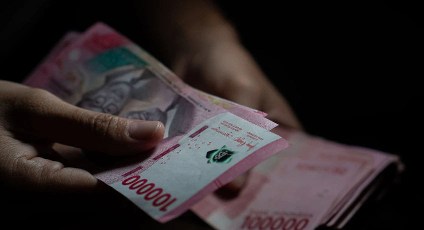 Pembelian tunai biasanya dilakukan karena lebih mudah dilacak dan kemungkinan adanya insentif dari penyedia.