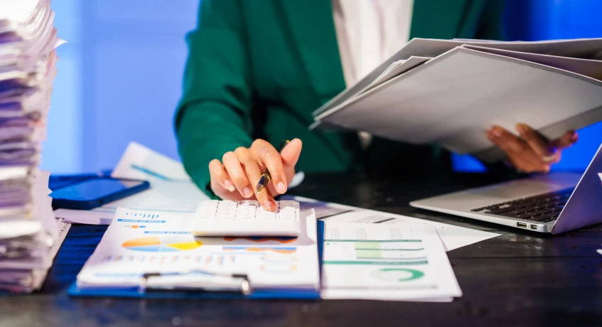 Masing-masing tahapan dalam jurnal umum perlu dipatuhi.