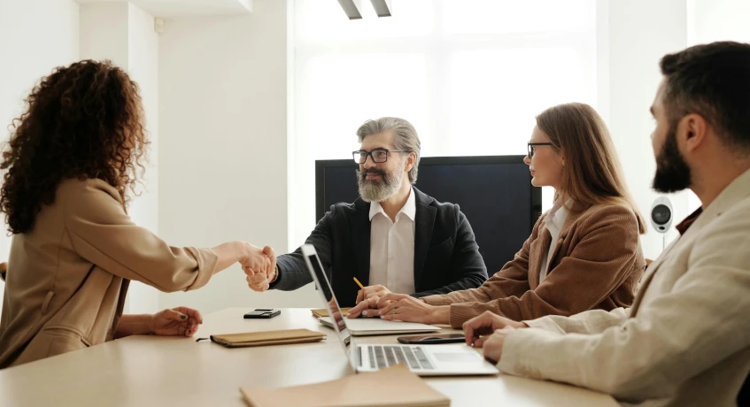 Tips Aman dan Efektif Melamar Lowongan Company Confidential