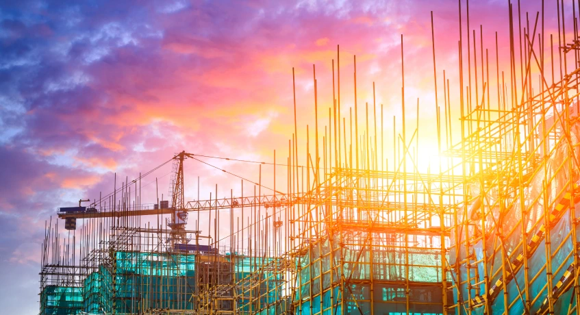 Sebuah laporan progress proyek konstruksi harus mengandung beberapa elemen berikut.