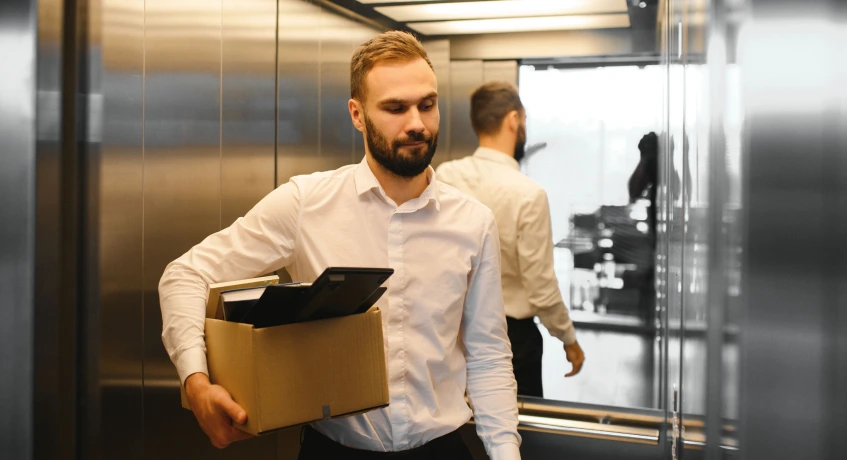 Perhatikan rumus turnover karyawan berikut.