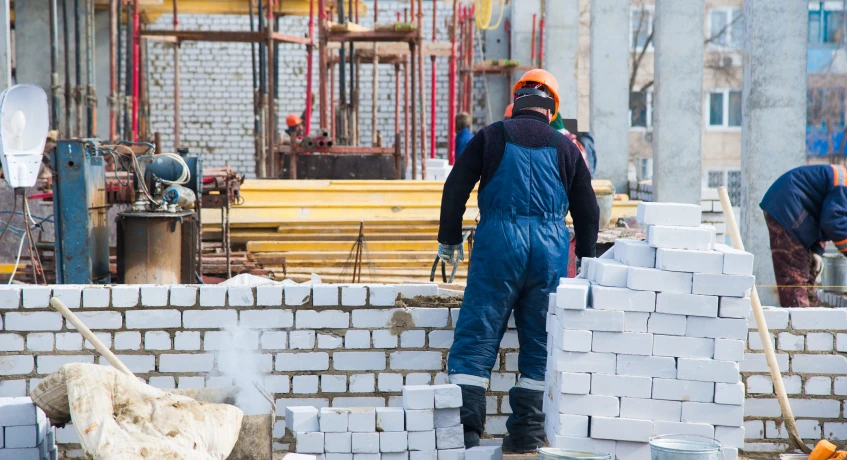 Pada umumnya, konstruksi bangunan dibagi menjadi tiga jenis.