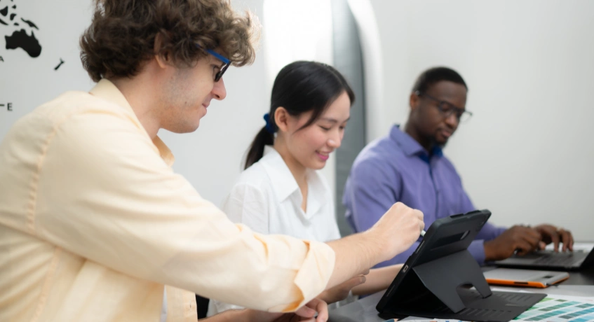 Manfaat Strategis dan Kelebihan OJT bagi Perusahaan