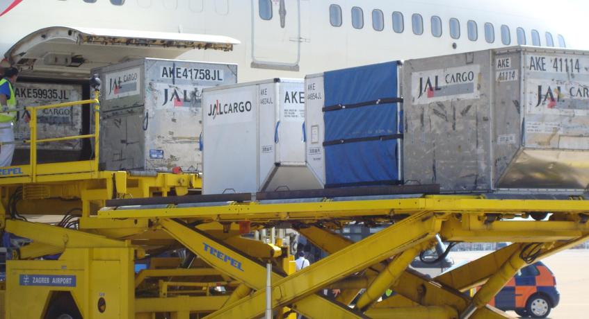Manfaat Penggunaan ULD dalam Pengiriman Kargo Udara