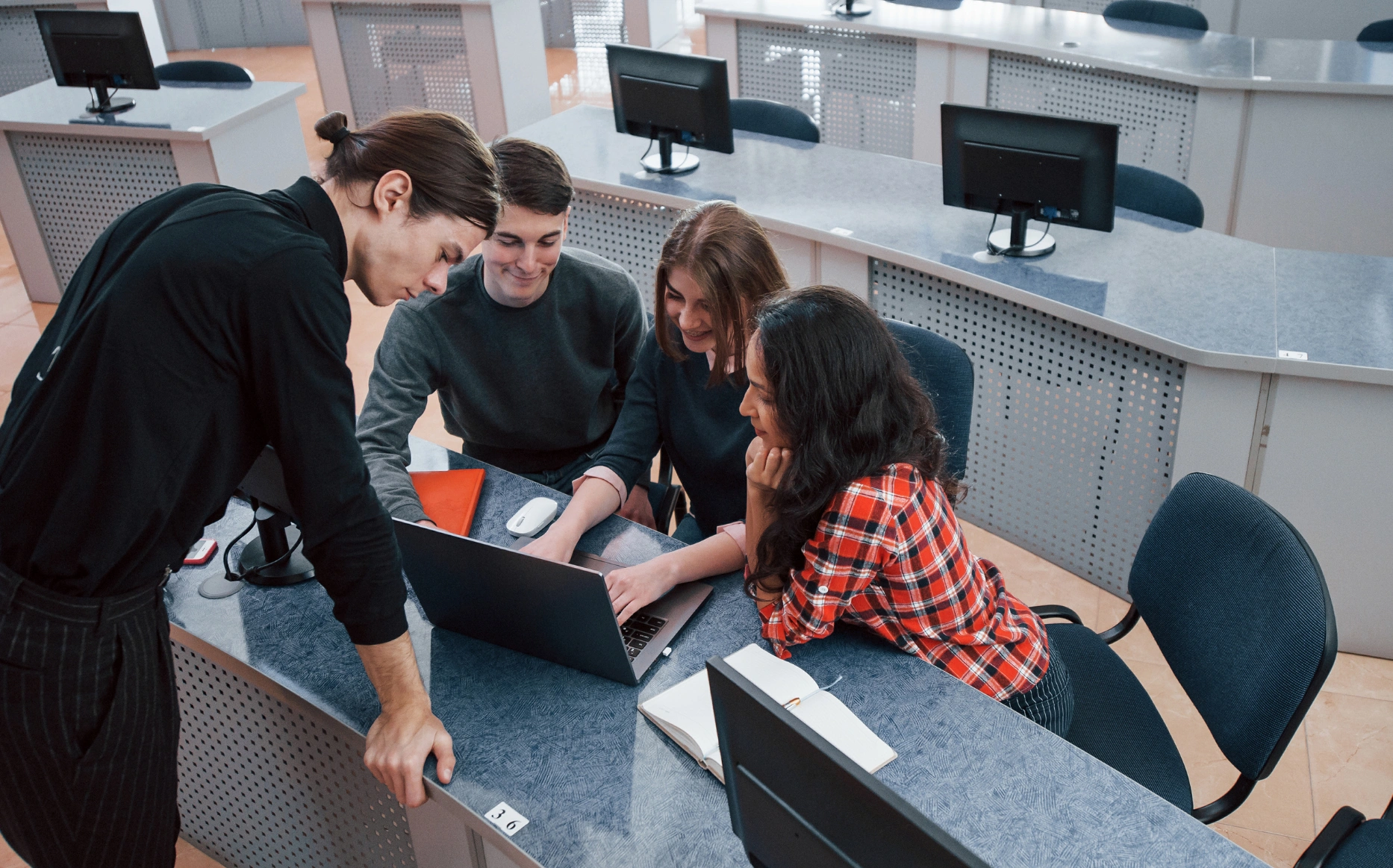 Manfaat Sistem Informasi Akademik Bagi Pelaku Pendidikan Tinggi