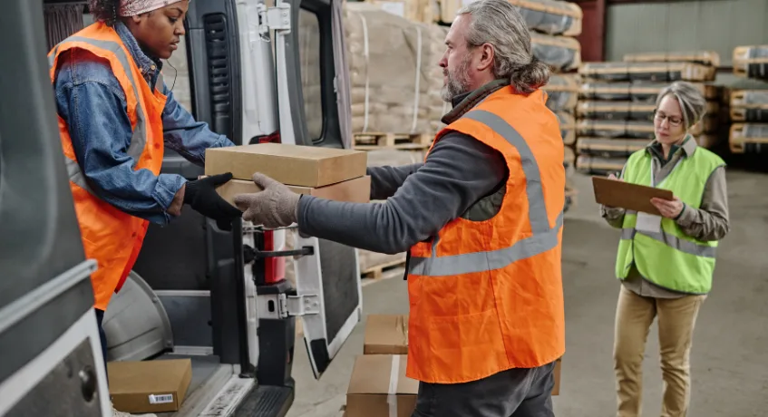 Contoh Peran dan Situasi Kerja Manajer Pengadaan di Berbagai Industri