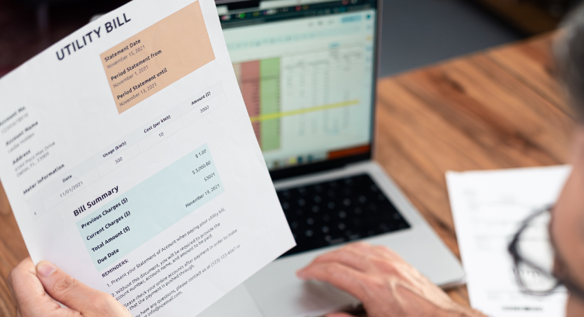 what does invoicing software do