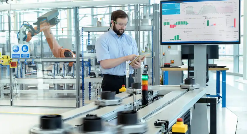 How Does a Smart Factory Operate?